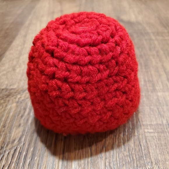 Handmade Red Crochet Winter Hat Beanie Baby Girl Christmas Holiday Cozy Newborn - Picture 3 of 3